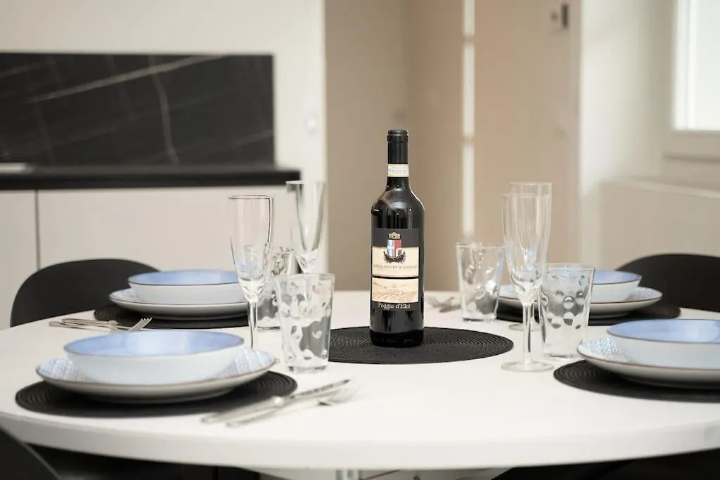 Apartment Appartamento Moderno A 2 Minuti Dal Duomo Di Como Italy